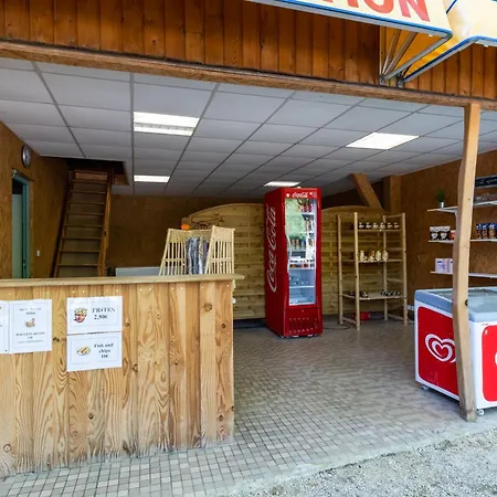 Mobilhome Du Soleil 度假居 *